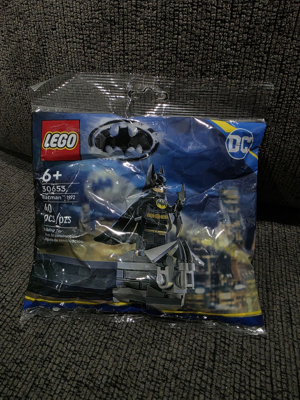 Lego Batman Minifigure Set - Black & Yellow